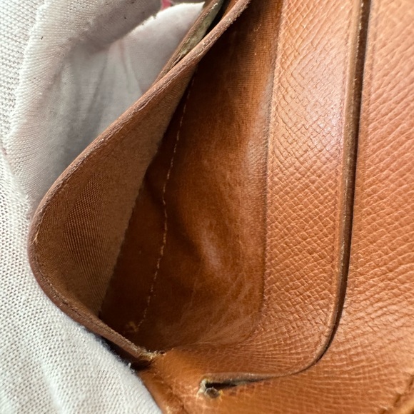 LOUIS VUITTON Monogram Bi-Fold Wallet - Picture 12 of 13